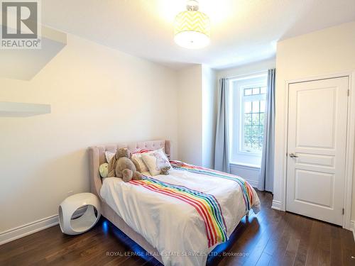 2083 Grange Drive, Mississauga, ON - Indoor Photo Showing Bedroom