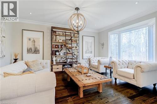 18 Elder Crescent, Ancaster, ON - Indoor Photo Showing Living Room