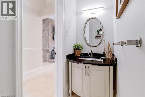 18 Elder Crescent, Ancaster, ON - Indoor Photo Showing Bathroom