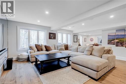 18 Elder Crescent, Ancaster, ON - Indoor Photo Showing Living Room