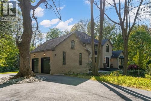 18 Elder Crescent, Ancaster, ON - Outdoor