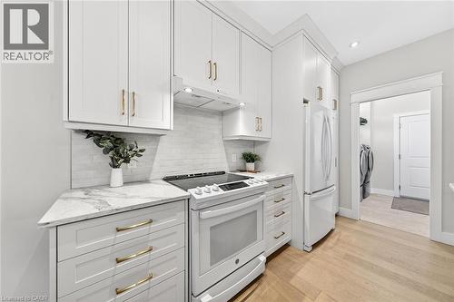 24 Craddock Boulevard Unit# 23, Jarvis, ON - Indoor Photo Showing Kitchen With Upgraded Kitchen
