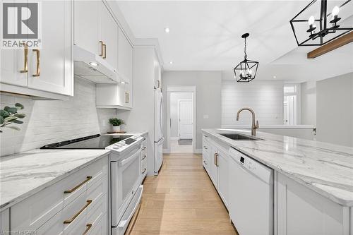 24 Craddock Boulevard Unit# 23, Jarvis, ON - Indoor Photo Showing Kitchen With Upgraded Kitchen