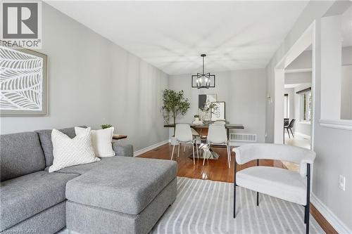 5137 Dryden Avenue, Burlington, ON - Indoor Photo Showing Other Room