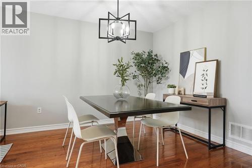 5137 Dryden Avenue, Burlington, ON - Indoor Photo Showing Dining Room