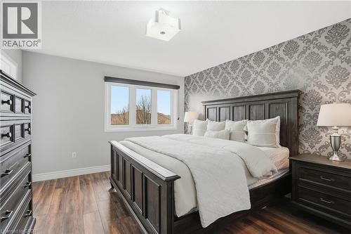 5137 Dryden Avenue, Burlington, ON - Indoor Photo Showing Bedroom
