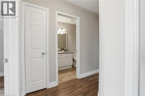 5137 Dryden Avenue, Burlington, ON - Indoor Photo Showing Other Room