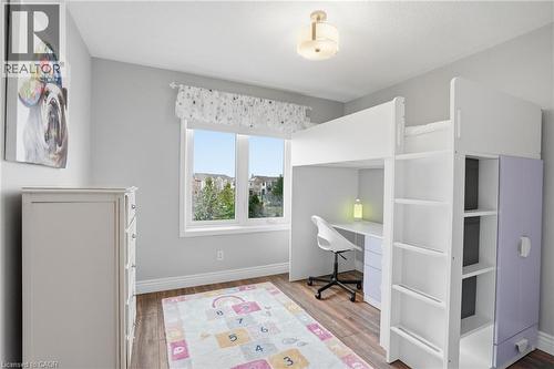 5137 Dryden Avenue, Burlington, ON - Indoor Photo Showing Bedroom