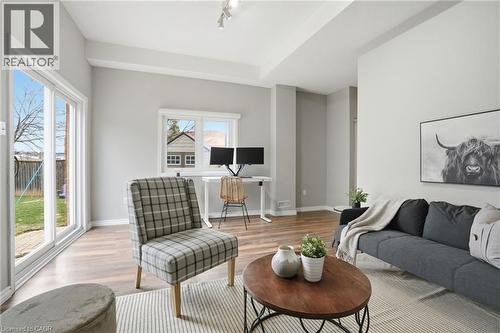5137 Dryden Avenue, Burlington, ON - Indoor Photo Showing Living Room