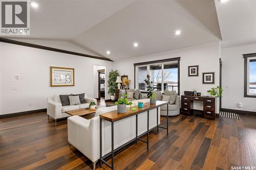 7 Pape Drive, Humboldt Lake, SK - Indoor Photo Showing Living Room