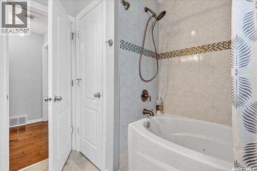 3718 Argyle Road, Regina, SK - Indoor Photo Showing Bathroom