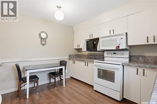 73 Champlin Crescent, Saskatoon, SK - Indoor Photo Showing Kitchen