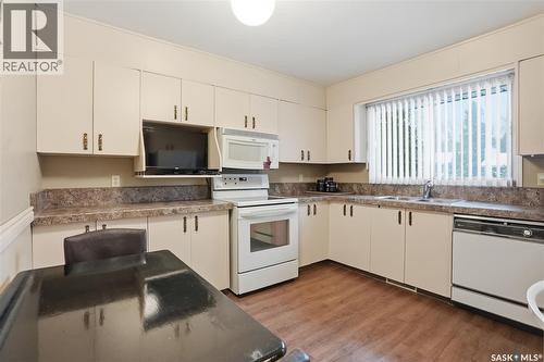 73 Champlin Crescent, Saskatoon, SK - Indoor Photo Showing Kitchen