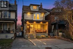 172 LAUDER AVENUE Toronto, ON M6E 3H4