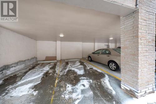 402 - 49 Park Avenue, Halton Hills, ON -  Photo Showing Garage