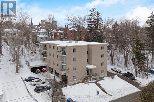 402 - 49 Park Avenue, Halton Hills, ON - Outdoor