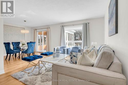20 Kesteven Crescent, Brampton, ON - Indoor Photo Showing Living Room