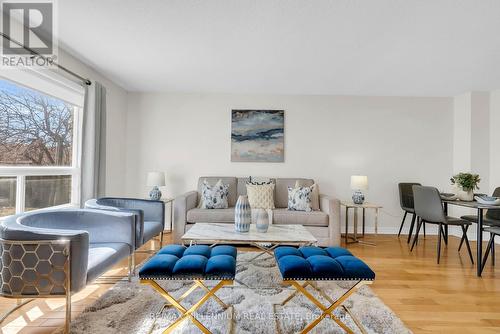 20 Kesteven Crescent, Brampton, ON - Indoor Photo Showing Living Room