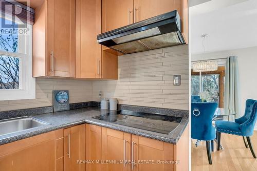 20 Kesteven Crescent, Brampton, ON - Indoor Photo Showing Kitchen
