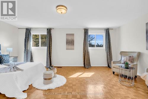 20 Kesteven Crescent, Brampton, ON - Indoor Photo Showing Living Room