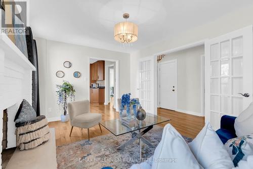 20 Kesteven Crescent, Brampton, ON - Indoor Photo Showing Living Room