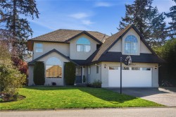 6114 Whitney Pl Duncan, BC V9L 5N3