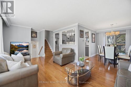 68 Elgin Drive, Brampton, ON - Indoor Photo Showing Living Room