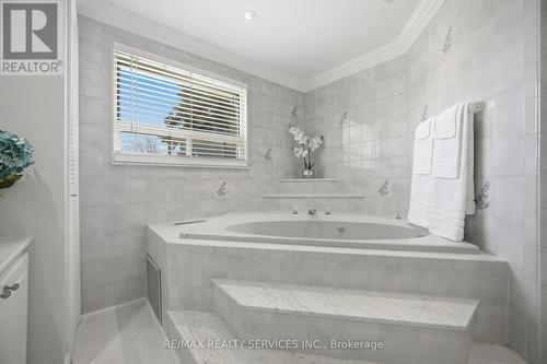 68 Elgin Drive, Brampton, ON - Indoor Photo Showing Bathroom