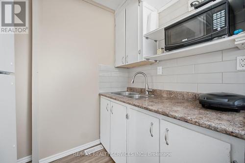 68 Elgin Drive, Brampton, ON - Indoor Photo Showing Kitchen With Double Sink