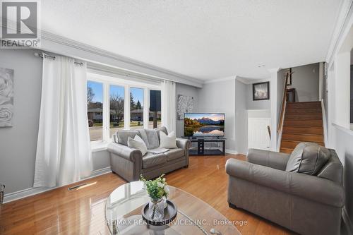 68 Elgin Drive, Brampton, ON - Indoor Photo Showing Living Room