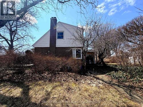 2093 Victoria Avenue, Burlington, ON - Outdoor