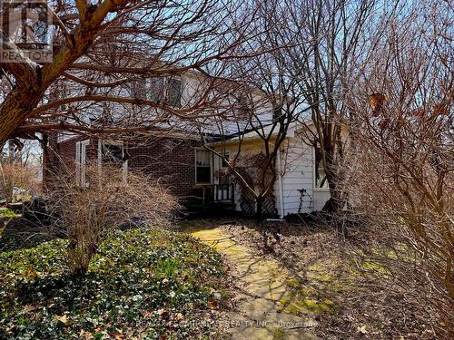 2093 Victoria Avenue, Burlington, ON - Outdoor