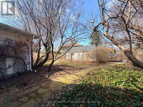 2093 Victoria Avenue, Burlington, ON - Outdoor