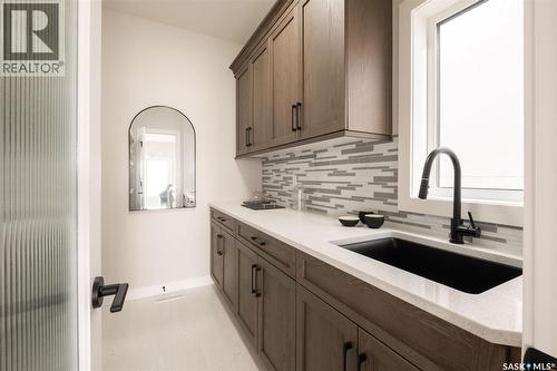 3748 Gee Crescent, Regina, SK - Indoor Photo Showing Kitchen