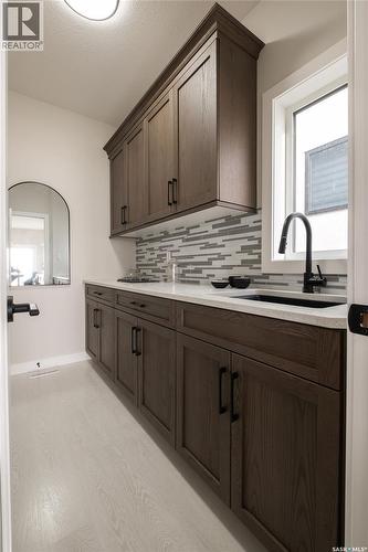 3748 Gee Crescent, Regina, SK - Indoor Photo Showing Kitchen
