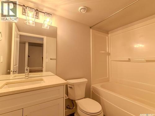 114 Germain Court, Saskatoon, SK - Indoor Photo Showing Bathroom