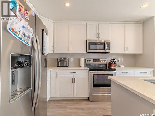 114 Germain Court, Saskatoon, SK - Indoor Photo Showing Kitchen