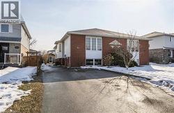 87(A) TAMVALE Crescent Kitchener, ON N2E 3K8
