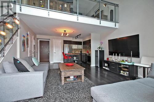 406 - 80 Western Battery Road, Toronto, ON - Indoor Photo Showing Living Room