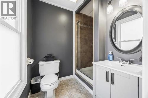 342 Willow Crescent, St Clair, ON - Indoor Photo Showing Bathroom