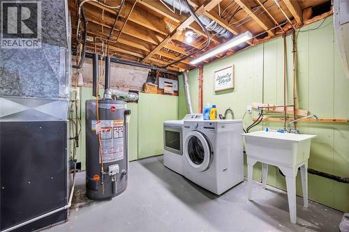 342 Willow Crescent, St Clair, ON - Indoor Photo Showing Laundry Room