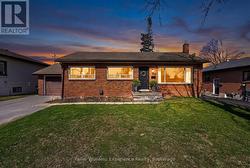 106 NELSON STREET Barrie (Codrington), ON L4M 4K7