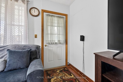 663 Tate Avenue, Hamilton, ON - Indoor