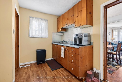 663 Tate Avenue, Hamilton, ON - Indoor Photo Showing Kitchen