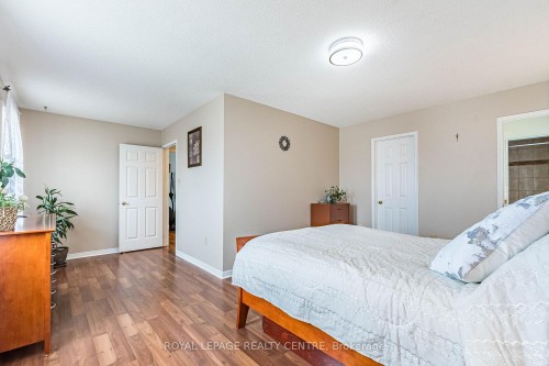 3026 Dalehurst Drive, Mississauga, ON - Indoor Photo Showing Bedroom