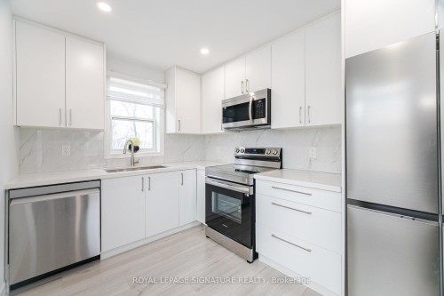 2015 Stanfield Road, Mississauga, ON - Indoor Photo Showing Kitchen With Stainless Steel Kitchen
