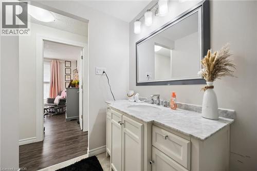 127 Kingswood Drive, Kitchener, ON - Indoor Photo Showing Bathroom