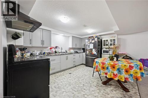 127 Kingswood Drive, Kitchener, ON - Indoor Photo Showing Kitchen