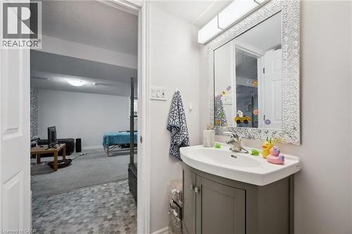 127 Kingswood Drive, Kitchener, ON - Indoor Photo Showing Bathroom