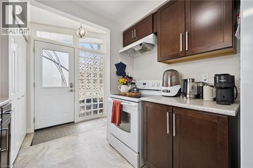 127 Kingswood Drive, Kitchener, ON - Indoor Photo Showing Kitchen